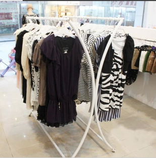 双杠衣架与服装展示架 提升店铺形象的关键道具